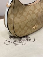 حقيبة يد نسائية