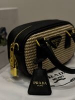 ⁦حقيبةً يد نسائية⁩ - الصورة ⁦4⁩