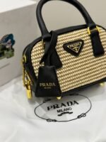 ⁦حقيبةً يد نسائية⁩ - الصورة ⁦3⁩