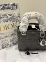 ⁦حقيبة يد نسائية⁩ - الصورة ⁦2⁩