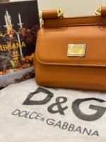 حقيبة يد نسائية